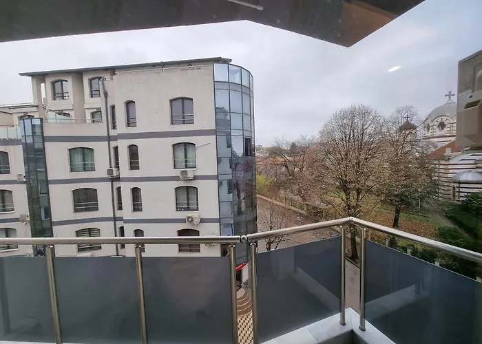 Flowers Daire Dobriç